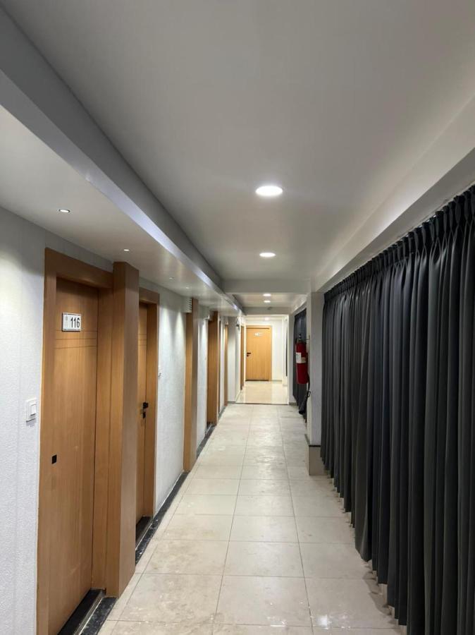 Hotel Cozzy Palace 苏拉特 外观 照片