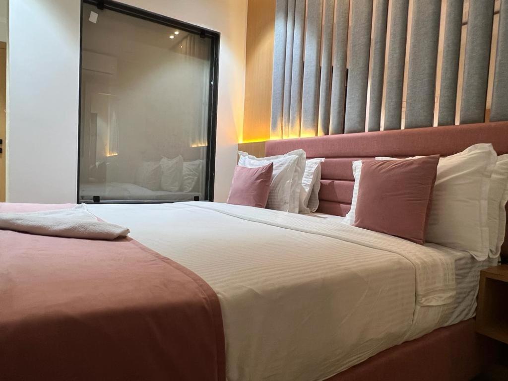 Hotel Cozzy Palace 苏拉特 外观 照片